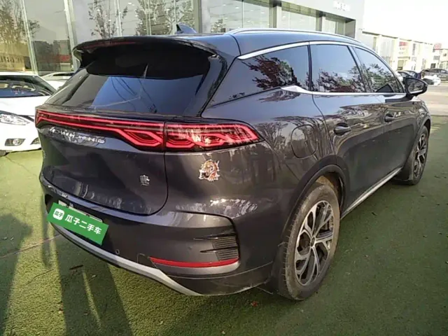 BYD Tang — Фото автомобиля 6