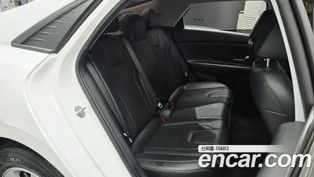 Hyundai AVANTE Avante (CN7) — Фото автомобиля 11