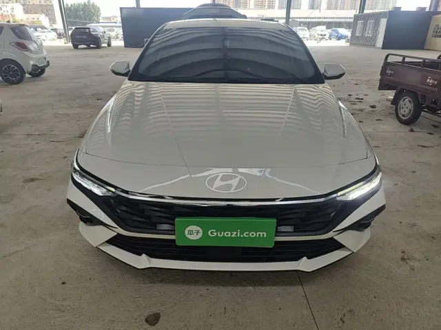 Hyundai Elantra — Фото автомобиля 2