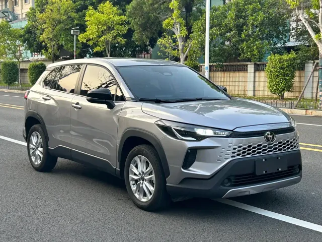 Toyota Corolla Cross — Фото автомобиля 3