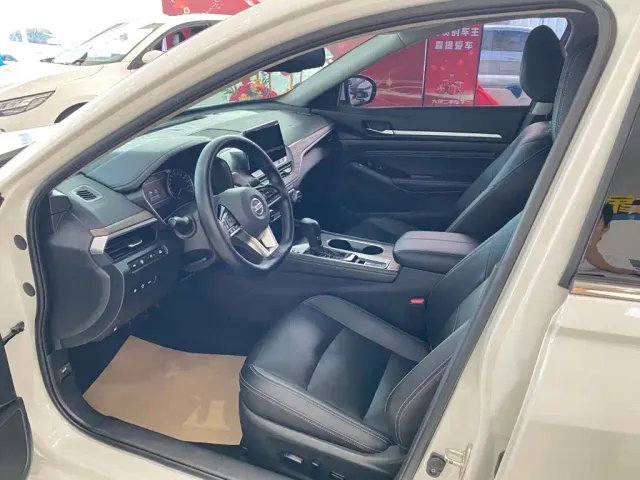 Nissan Teana — Фото автомобиля 6
