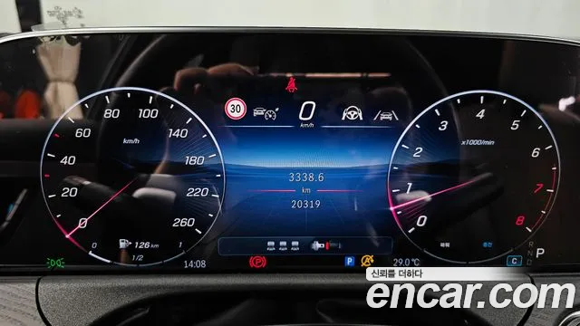Mercedes-Benz E-Class — Фото автомобиля 8