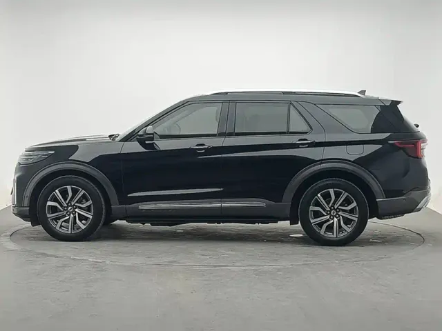Ford Explorer — Фото автомобиля 2