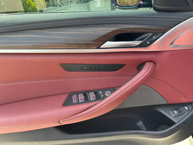 BMW 5 Series — Фото автомобиля 5
