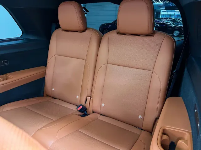 Li Auto L9 — Фото автомобиля 18