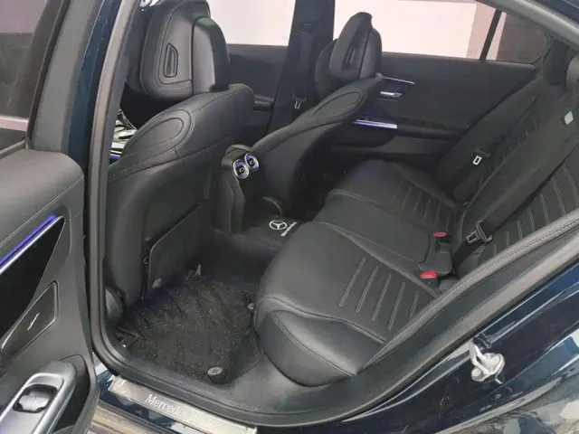 Mercedes-Benz C-Class — Фото автомобиля 11