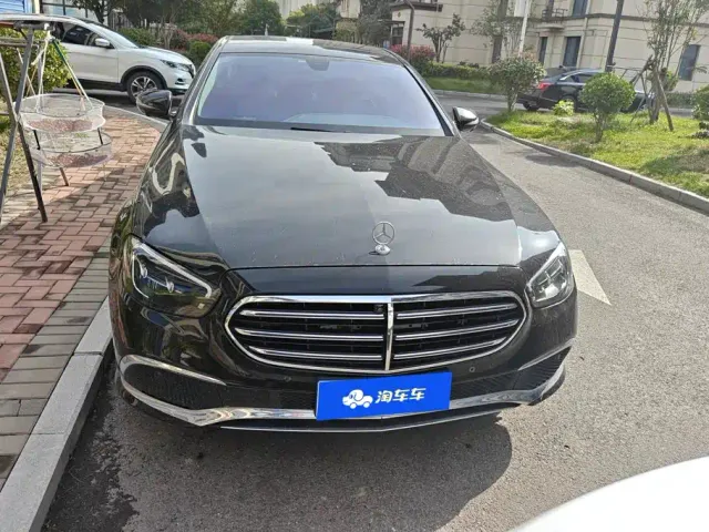 Mercedes-Benz E-Class — Фото автомобиля 2