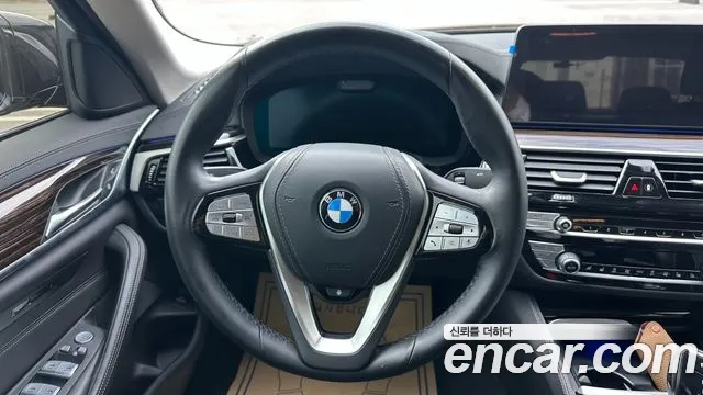 BMW 5 Series G30 — Фото автомобиля 10