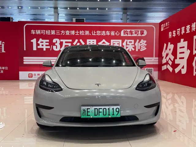 Tesla Model 3 — Фото автомобиля 2