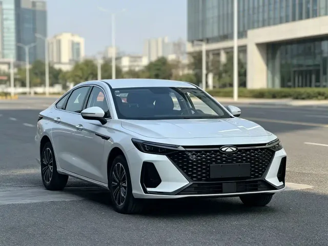 Chery Fulwin A8 — Фото автомобиля 3