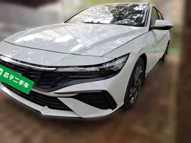 Фотография автомобиля — Hyundai Elantra