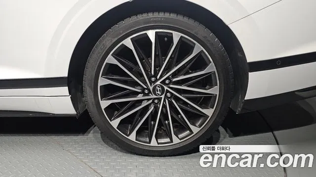 Hyundai Grandeur GN7 — Фото автомобиля 6