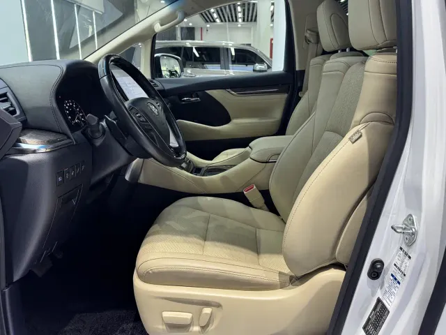 Toyota Vellfire — Фото автомобиля 10