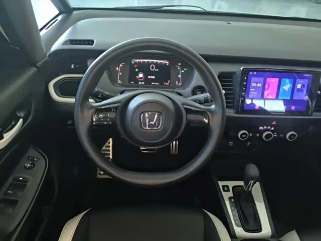 Honda Fit — Фото автомобиля 10