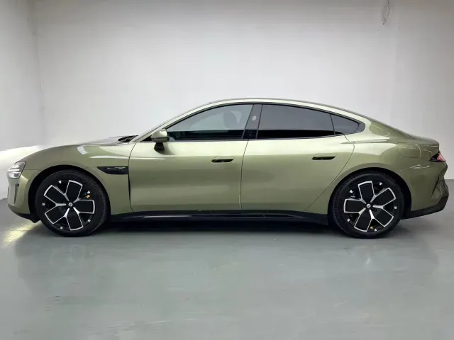 Xiaomi SU7 — Фото автомобиля 3
