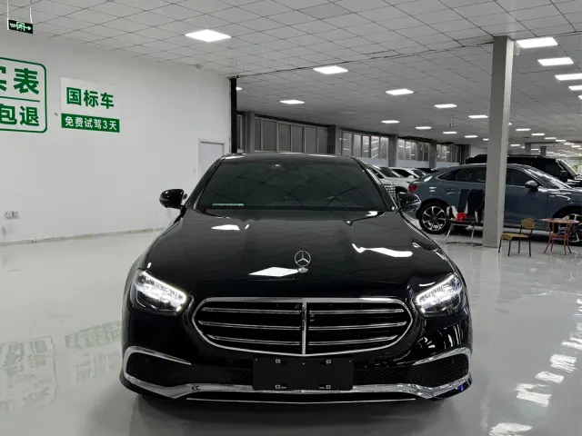 Mercedes-Benz E-Class — Фото автомобиля 2