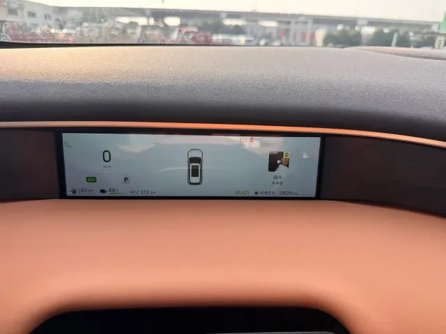 Dongfeng Aeolus Dongfeng Aeolus L8 2025 Plug-in Hybrid — Фото автомобиля 4