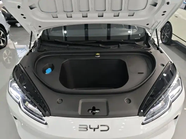 BYD Seal 06 — Фото автомобиля 19