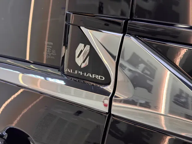 Toyota Alphard — Фото автомобиля 13