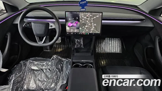 Tesla Model 3 — Фото автомобиля 10