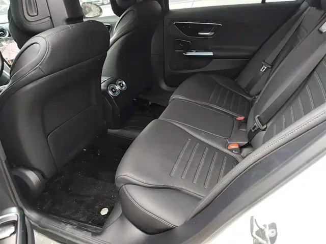 Mercedes-Benz C-Class — Фото автомобиля 16