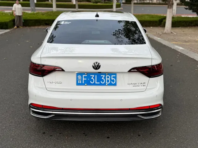 Volkswagen Sagitar — Фото автомобиля 5