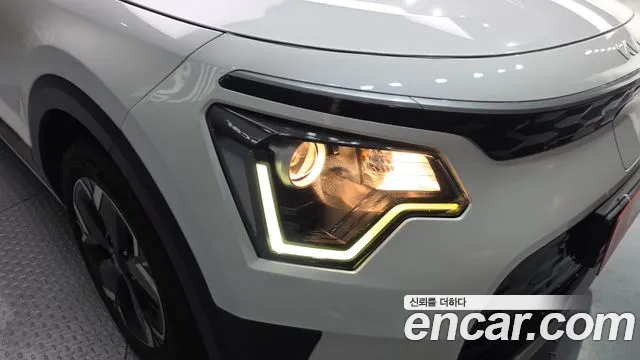 Kia Niro — Фото автомобиля 7
