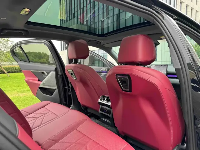 BMW 5 Series — Фото автомобиля 15
