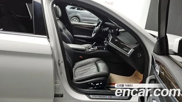 BMW 5 Series G30 — Фото автомобиля 11