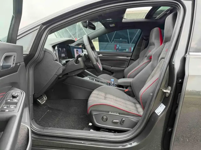 Volkswagen Golf GTI — Фото автомобиля 11