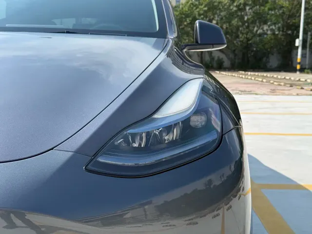 Tesla Model Y — Фото автомобиля 11