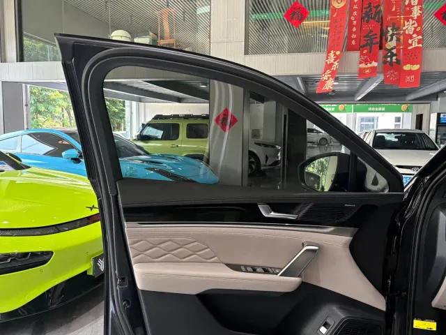 BYD Tang — Фото автомобиля 5