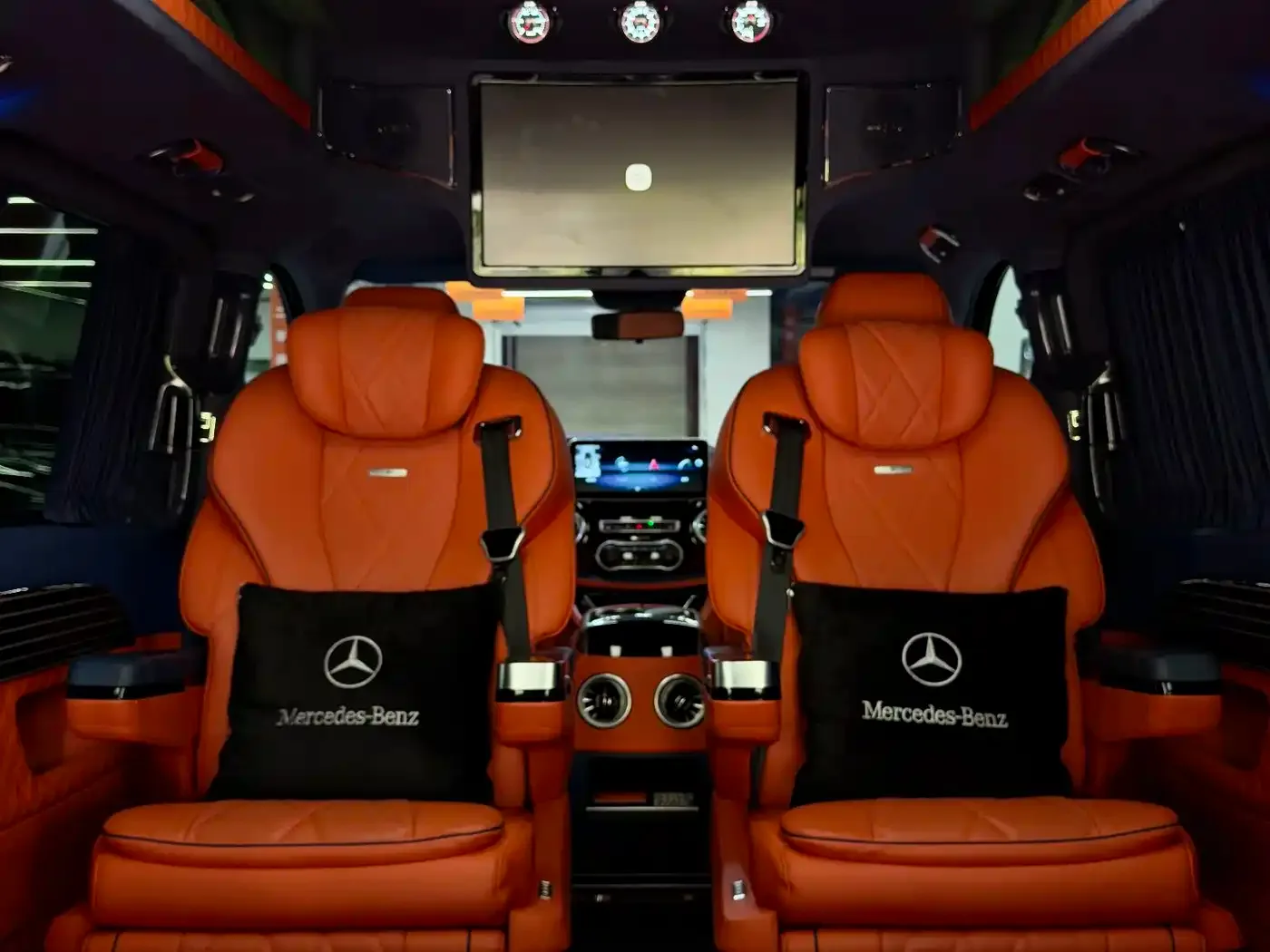 Mercedes-Benz Vito 2023 2.0T Business 7-Seater — Фото автомобиля 8