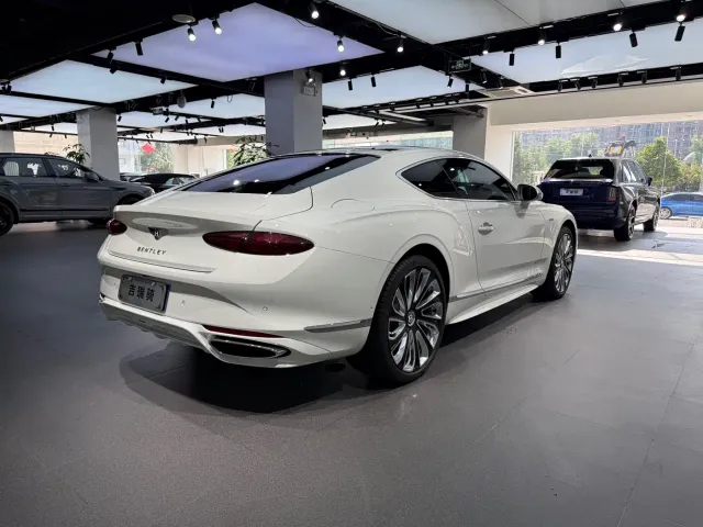 Bentley Continental Plug-in Hybrid — Фото автомобиля 6