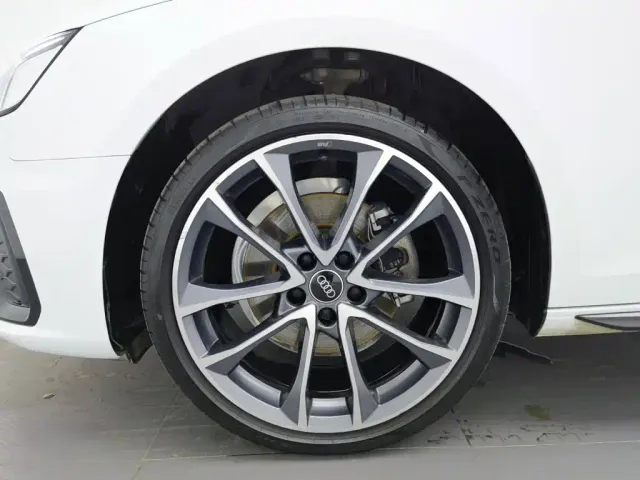 Audi A4L — Фото автомобиля 17