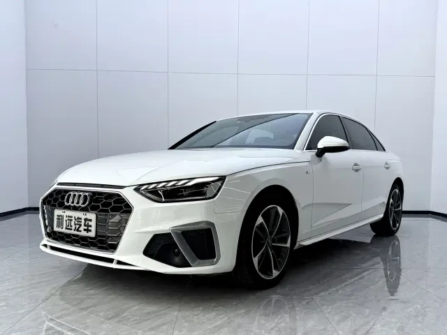 Фотография автомобиля — Audi A4L