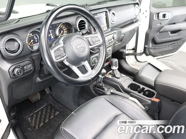 Jeep Wrangler JL — Фото автомобиля 18