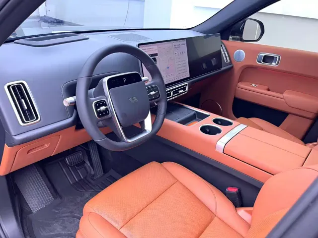 Li Auto L7 — Фото автомобиля 5