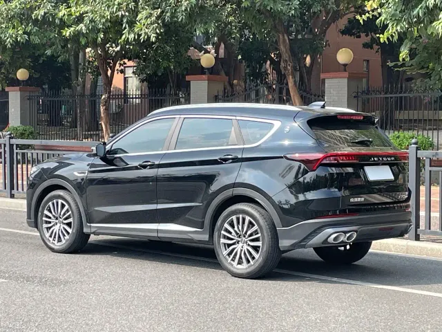 Jetour X70 Plus — Фото автомобиля 3