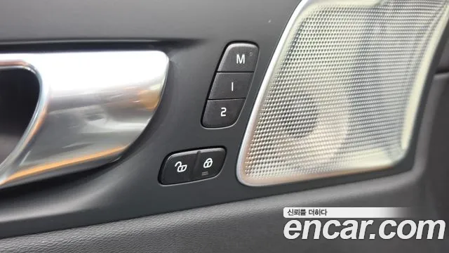 Volvo XC60 2nd Gen — Фото автомобиля 30