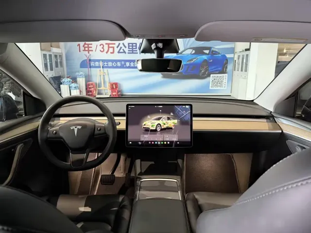 Tesla Model Y — Фото автомобиля 5
