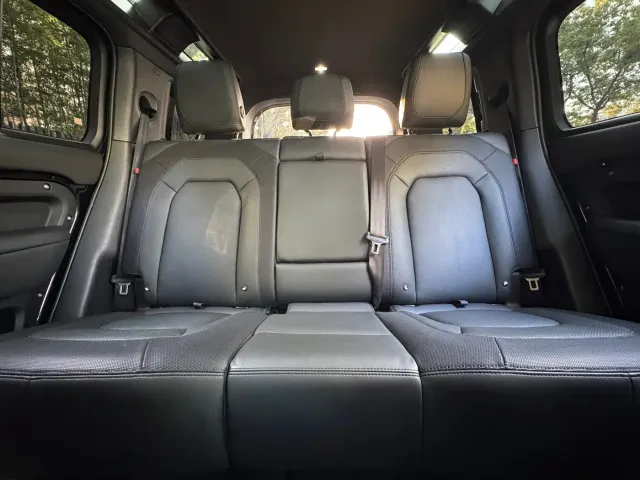 Land Rover Defender — Фото автомобиля 18