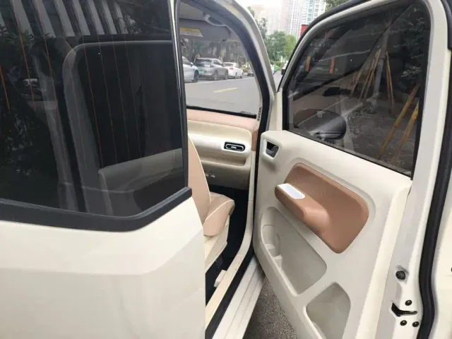 Wuling Hongguang Mini EV — Фото автомобиля 19