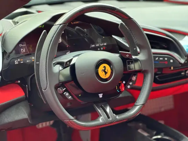 Ferrari SF90 — Фото автомобиля 7
