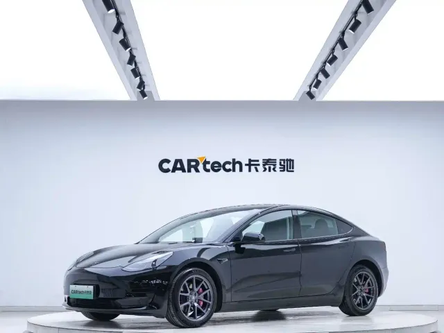 Фотография автомобиля — Tesla Model 3