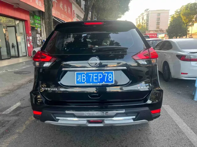 Nissan X-Trail — Фото автомобиля 8