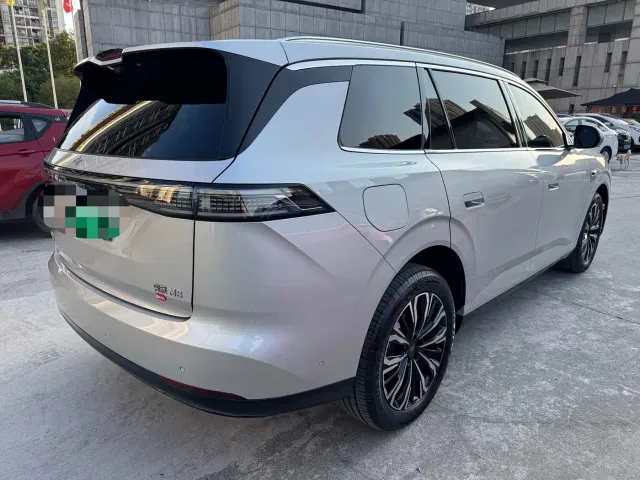 Dongfeng E8 M8 — Фото автомобиля 7