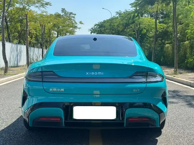 Xiaomi SU7 — Фото автомобиля 8