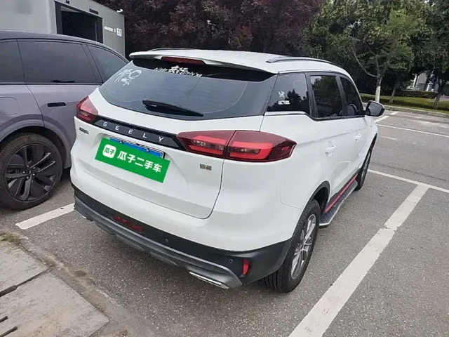 Geely Boyue — Фото автомобиля 6