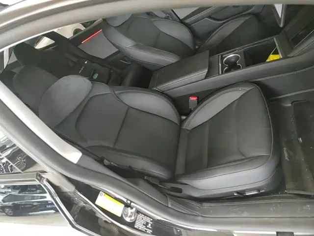 Tesla Model 3 — Фото автомобиля 24